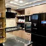 Direct On The Pool 3Br Luxury Apartment