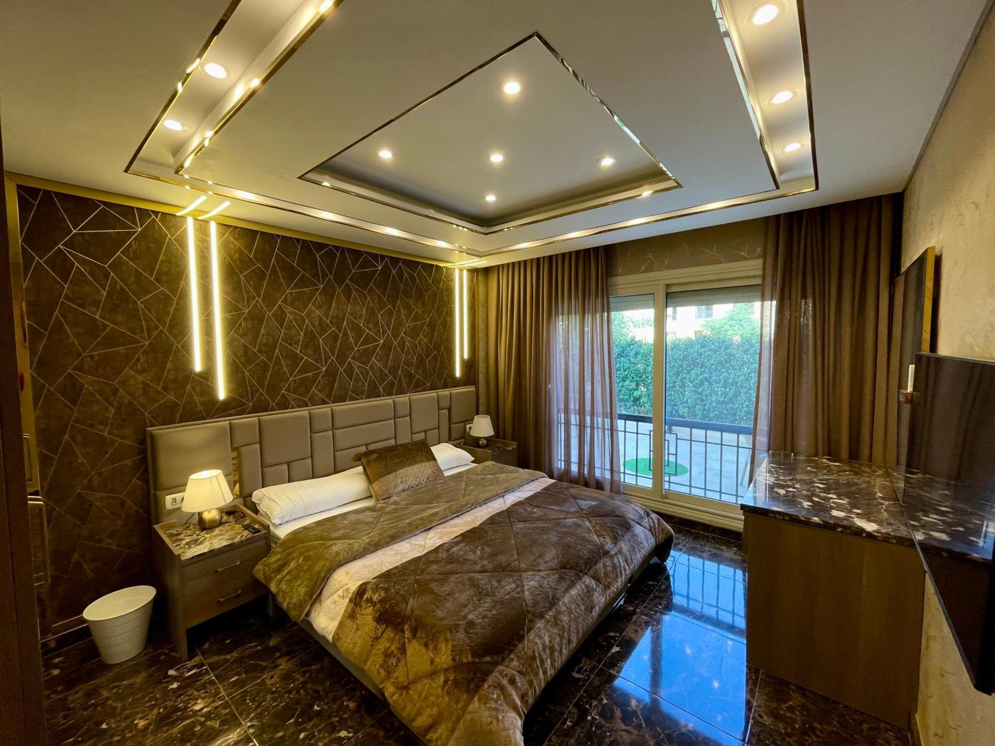 Apartment Direct On The Pool 3br Luxury Cairo