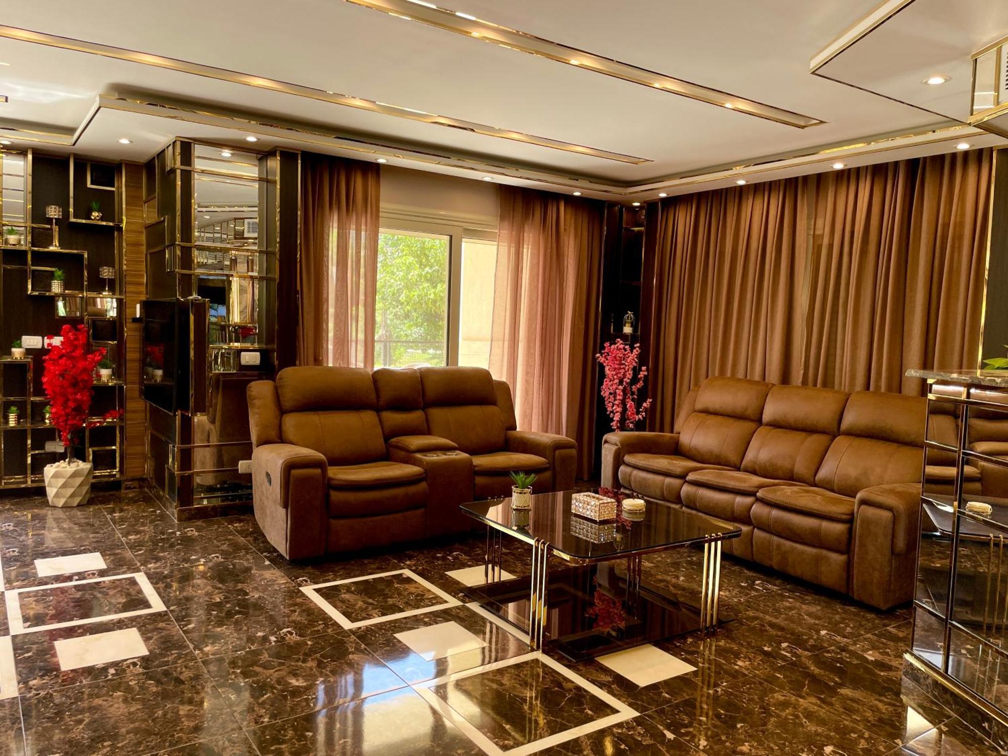 Direct On The Pool 3br Luxury *