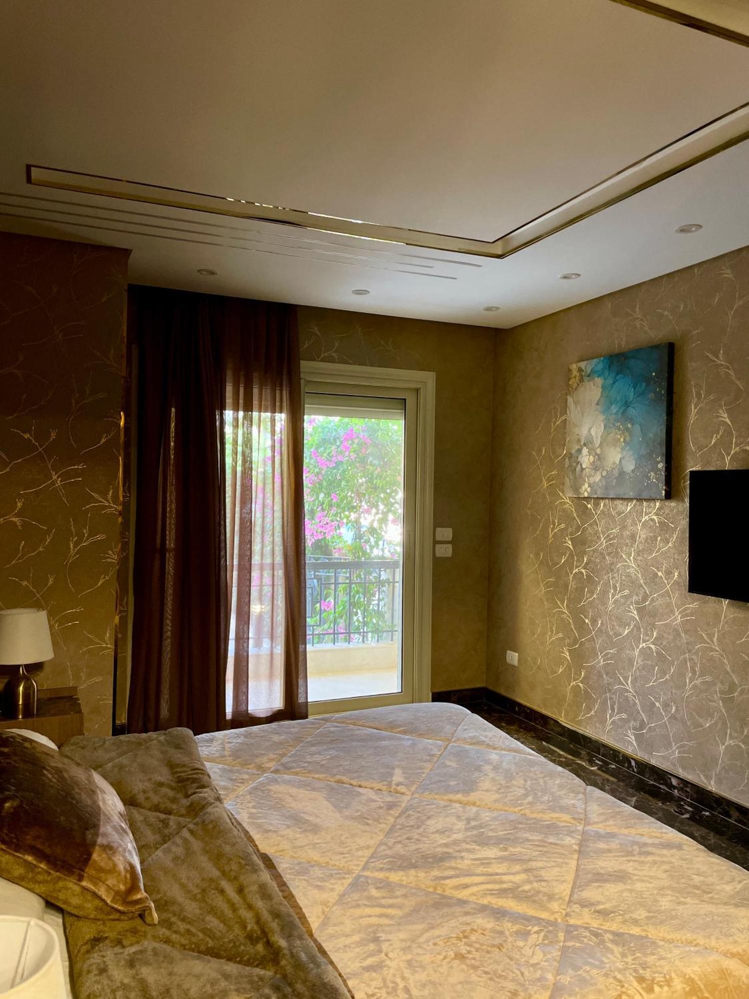 Direct On The Pool 3br Luxury Cairo