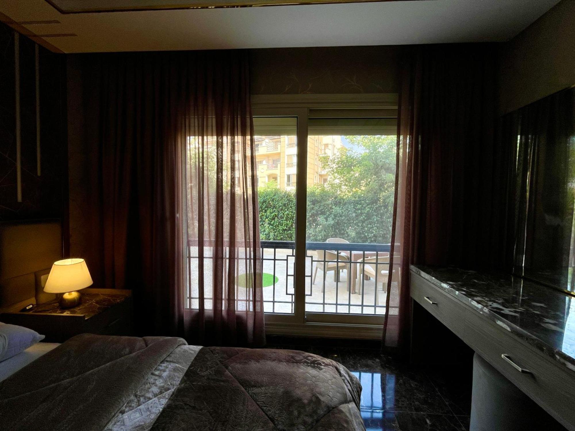 Apartment Direct On The Pool 3br Luxury