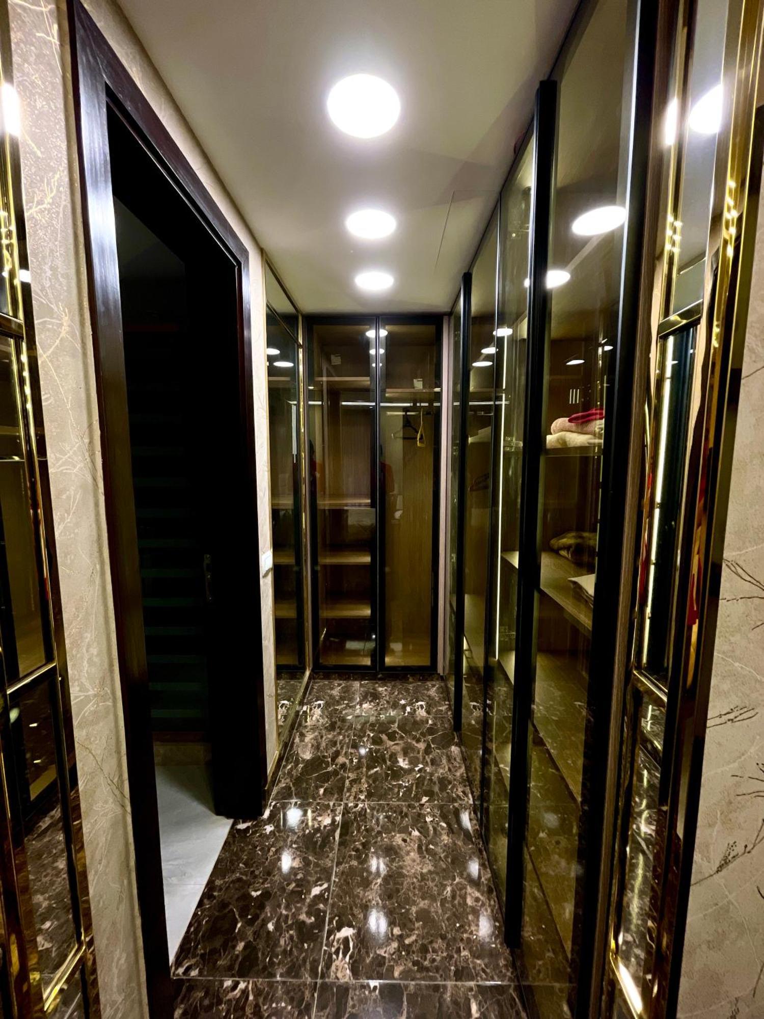 Apartment Direct On The Pool 3br Luxury *