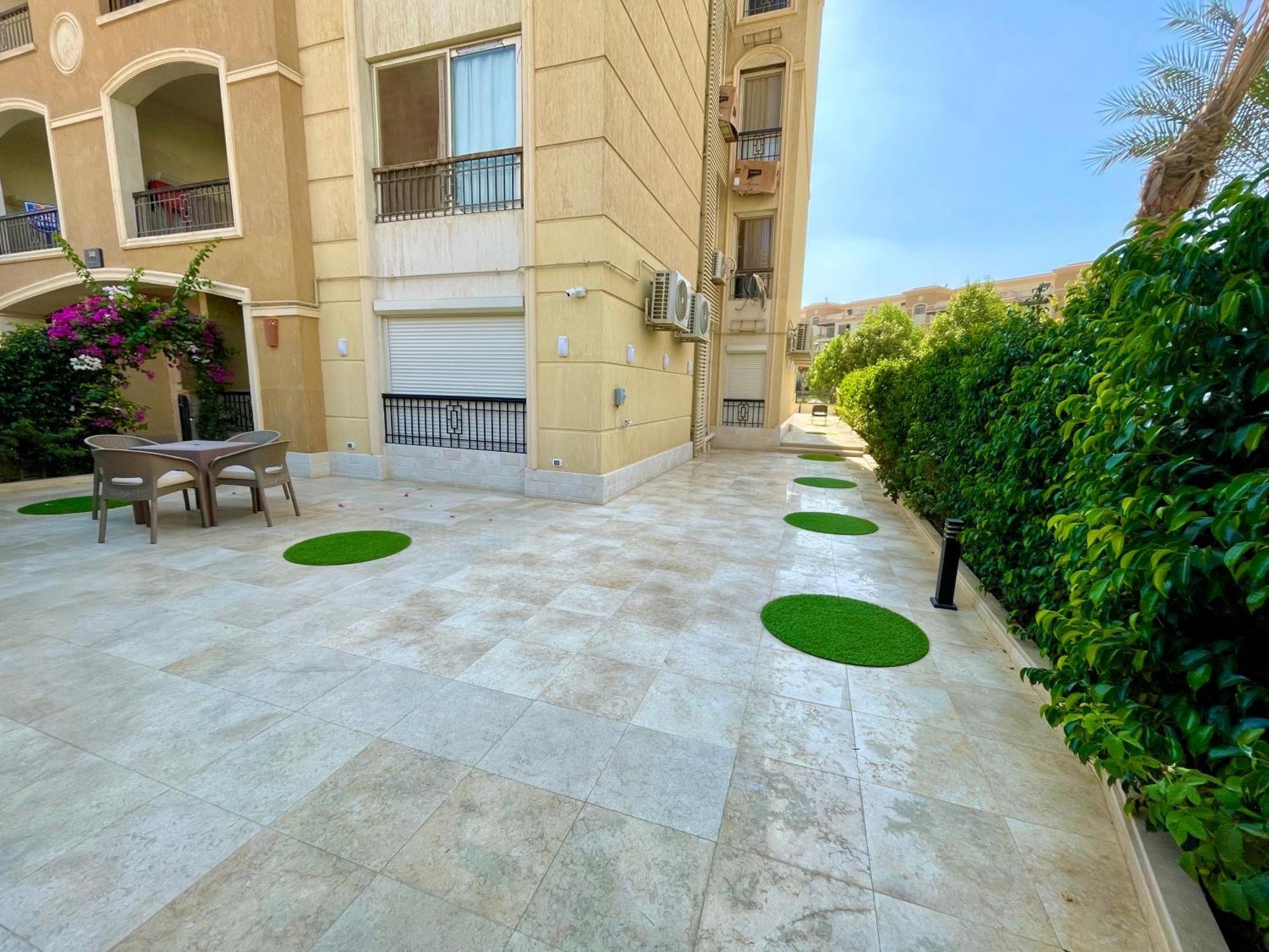 Direct On The Pool 3br Luxury * Cairo