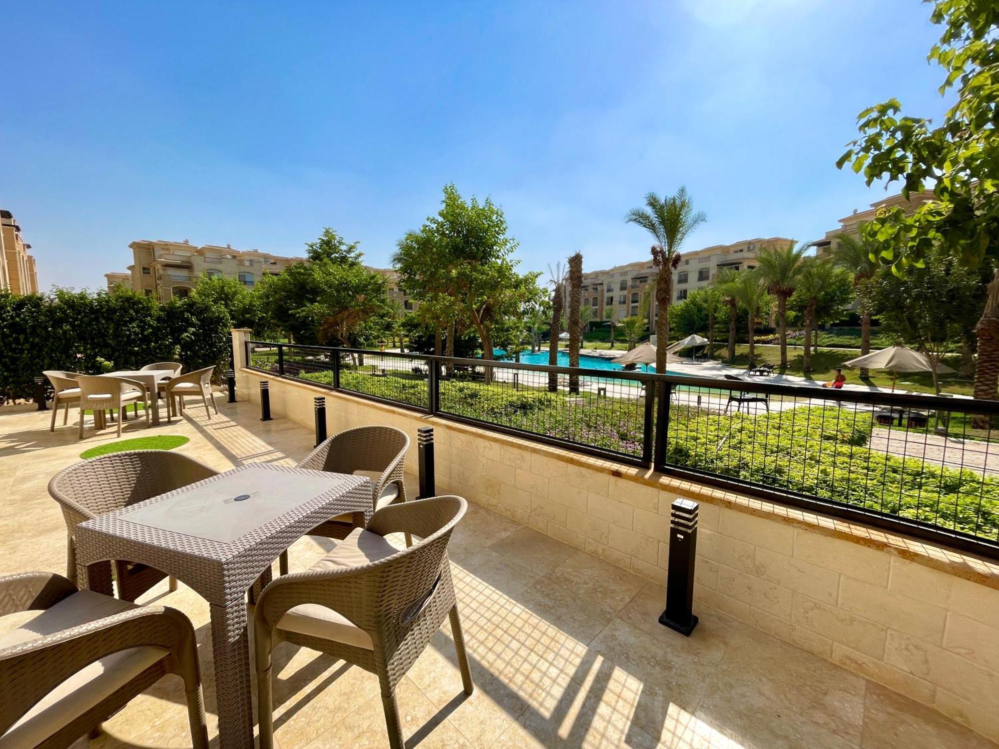 Apartment Direct On The Pool 3br Luxury *