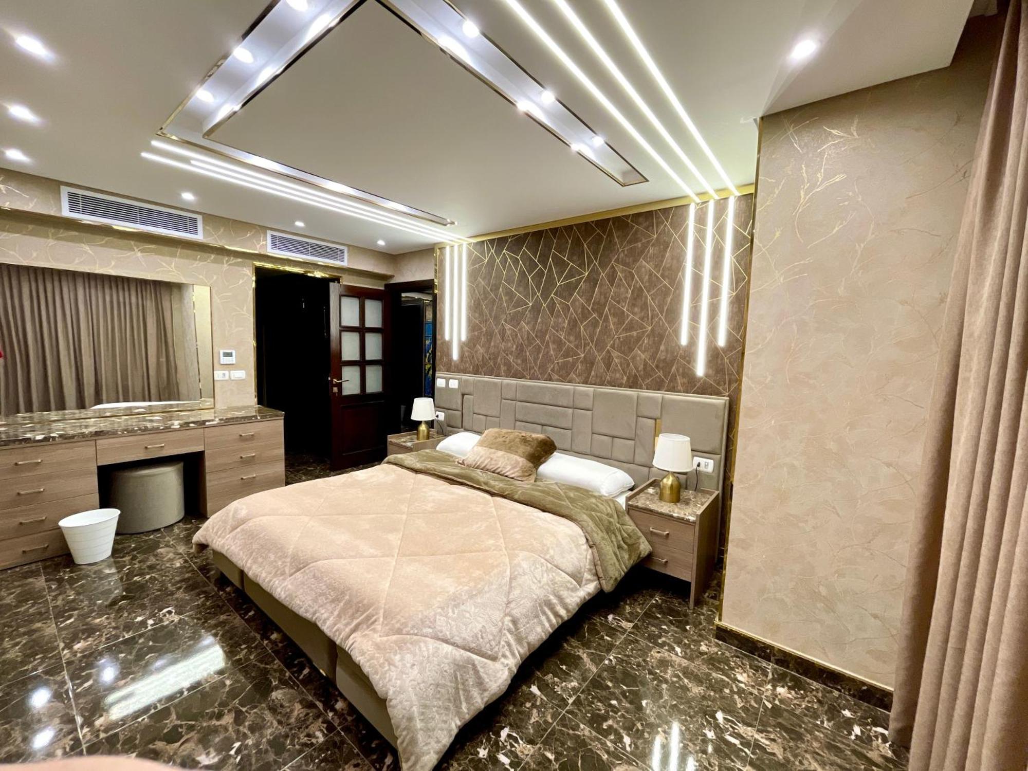 Direct On The Pool 3br Luxury Apartment Cairo